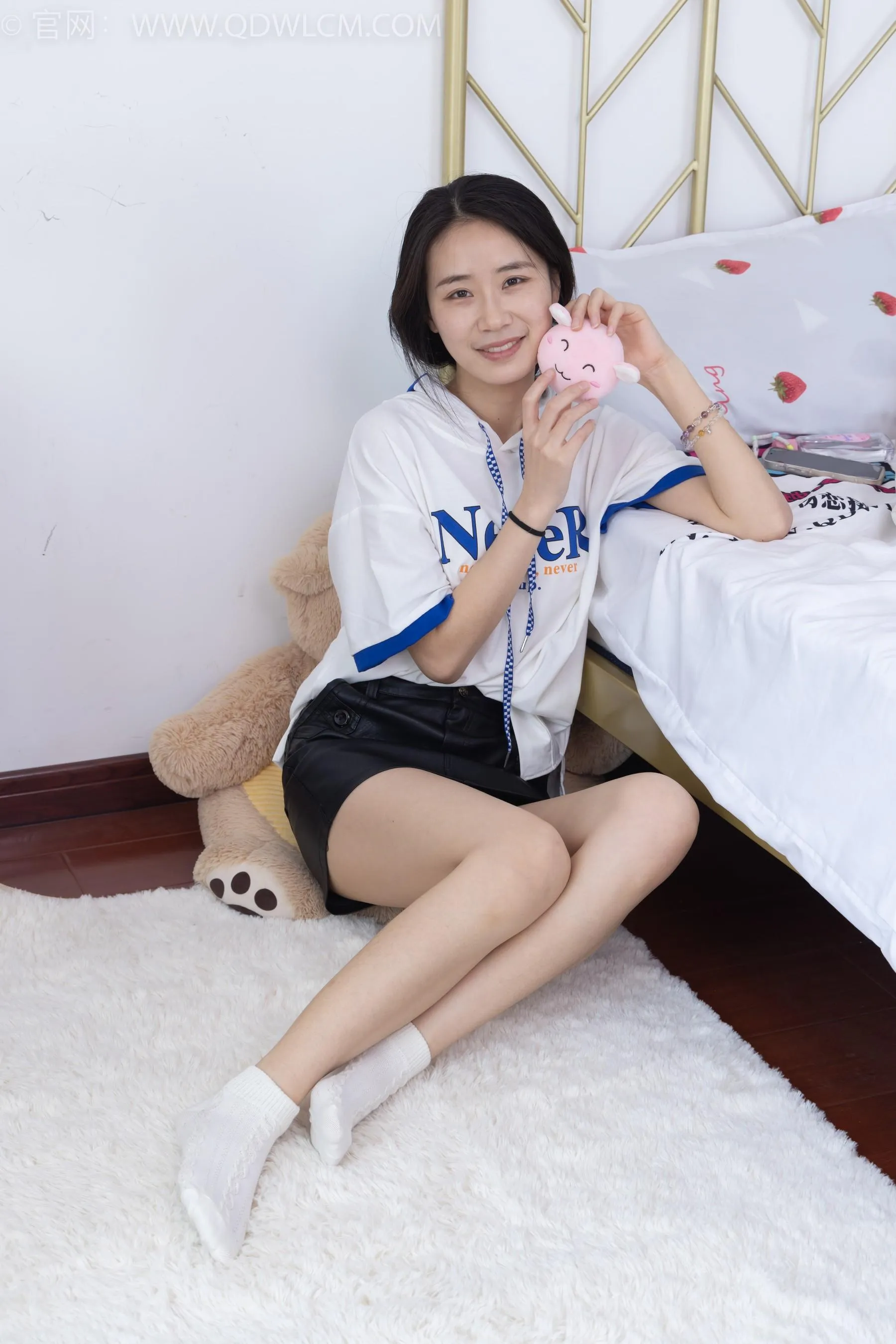 物恋传媒 NO.1530 菜菜-冬日雪花 [184P]插图9